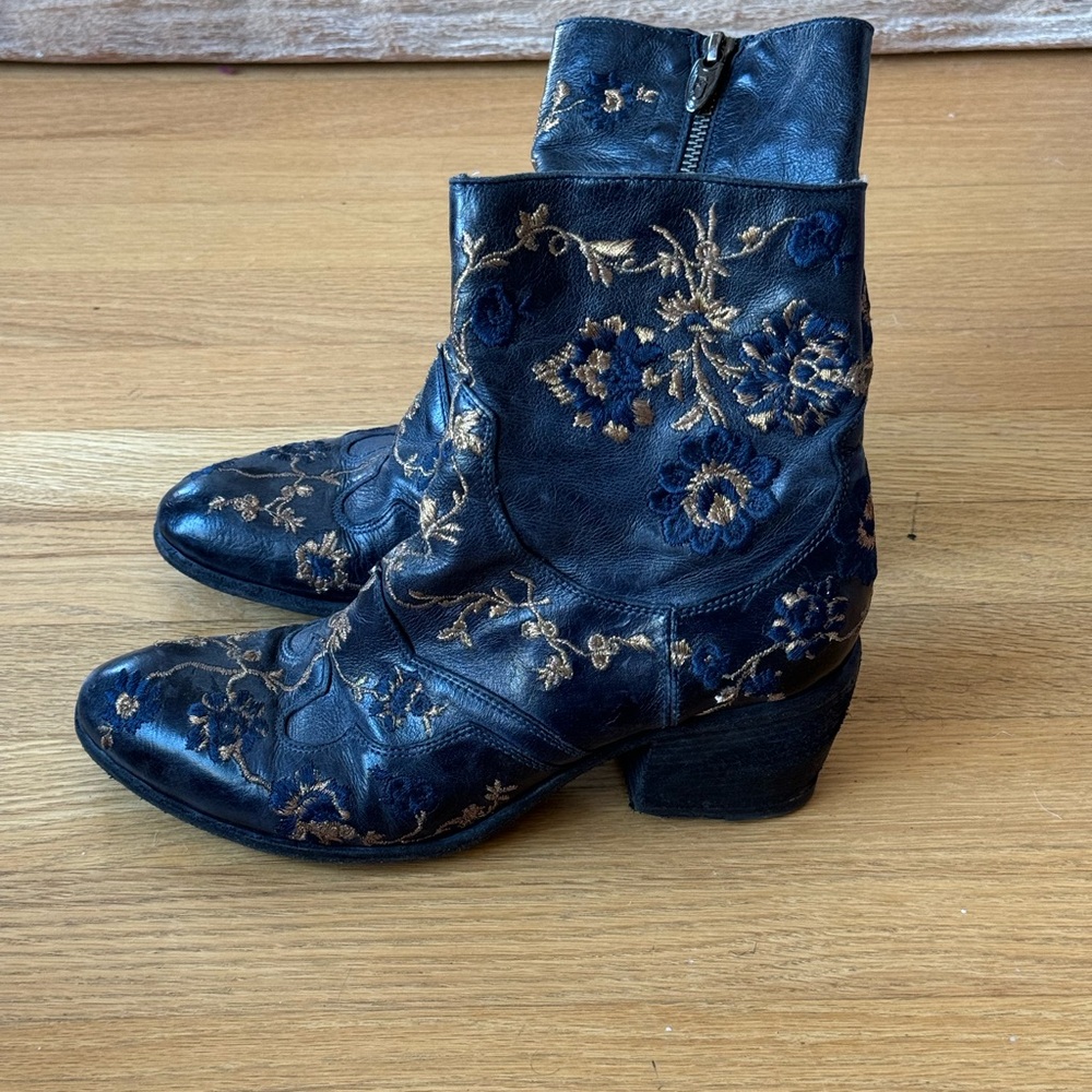 Fauzian Jeunesse navy Embroidered Ankle Boots